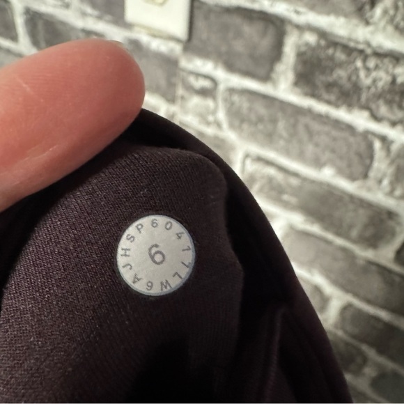 Lululemon Tied To It Crop leggings Black Cherry maroon - Picture 8 of 8